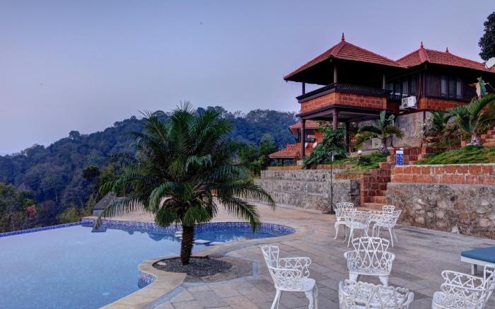 Contour Island resort and spa