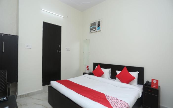 OYO 16904 Hotel Maharaja Palace