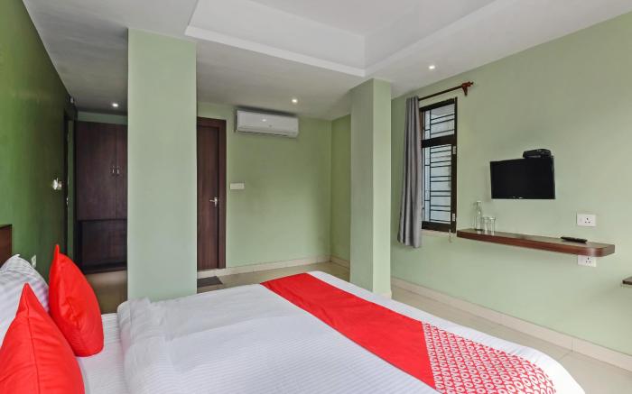 OYO Townhouse 152 Sarat Colony