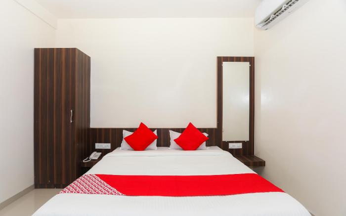 OYO 19404 Hotel Namrata