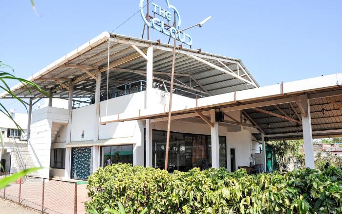 OYO 27785 The Cloud Hotel And Resorts
