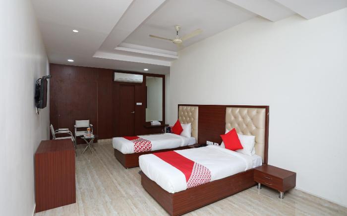 OYO 19122 Mastana Palace