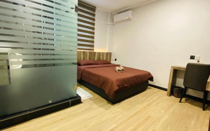 V2 homestay (shoplot SMALL room)