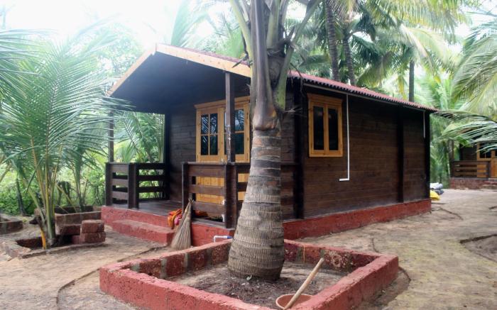 Seasons Beach Resort Malvan