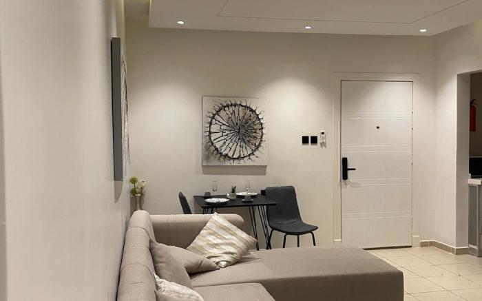 Quiet and Elegant Self-Instrument Apartment
