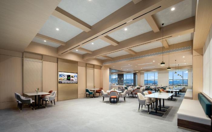 Atour Hotel Tengchong Wenxinglou