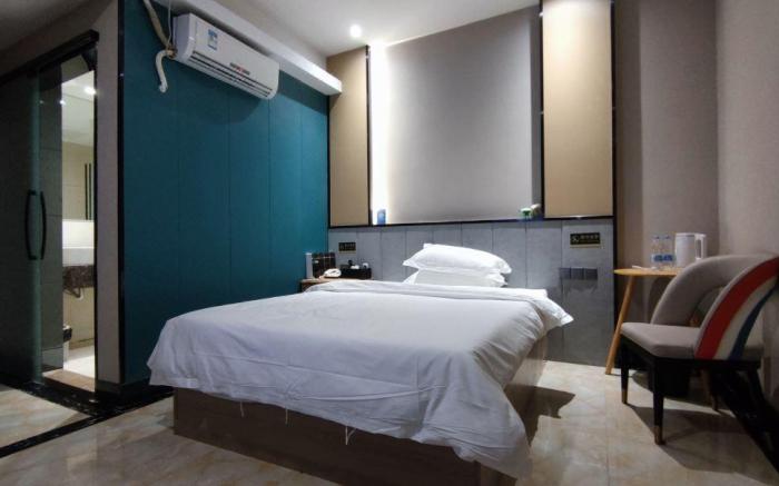 Guangzhou Prince Hotel (Huadu Shiling Leather City Store)