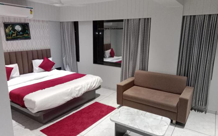 HOTEL DHARA
