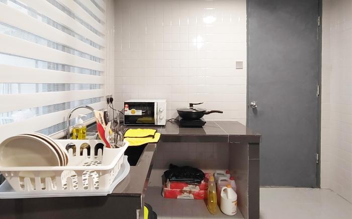 Plaza Berjaya 12Pax FamilySuite Monorail 01