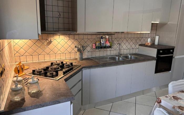 Cozy apartment Napoli with kitchen and terrace