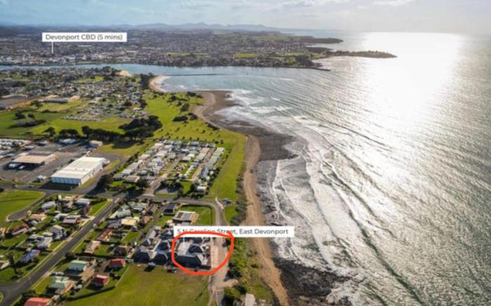 Devonport Breeze Escape