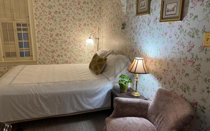 Nob Hill Inn