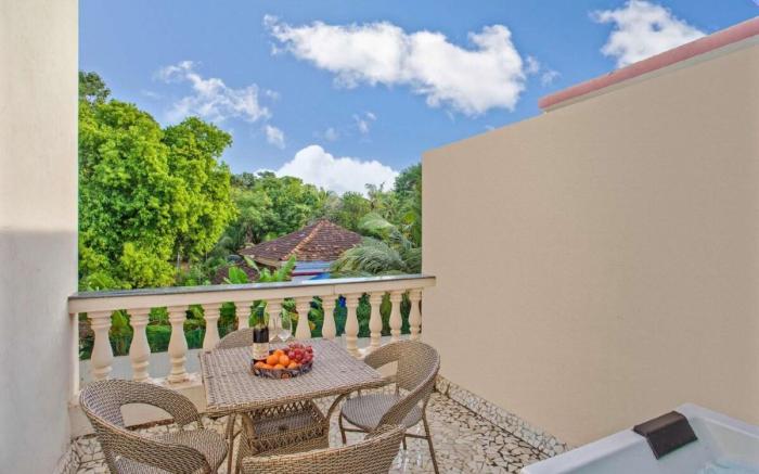 8bhk luxury villa in Anjuna 800m