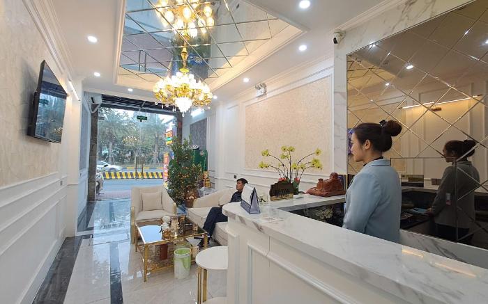 Luxury Airport Hotel