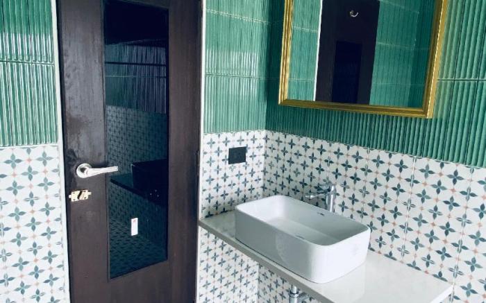 Palm Breeze Hotel - Colaba