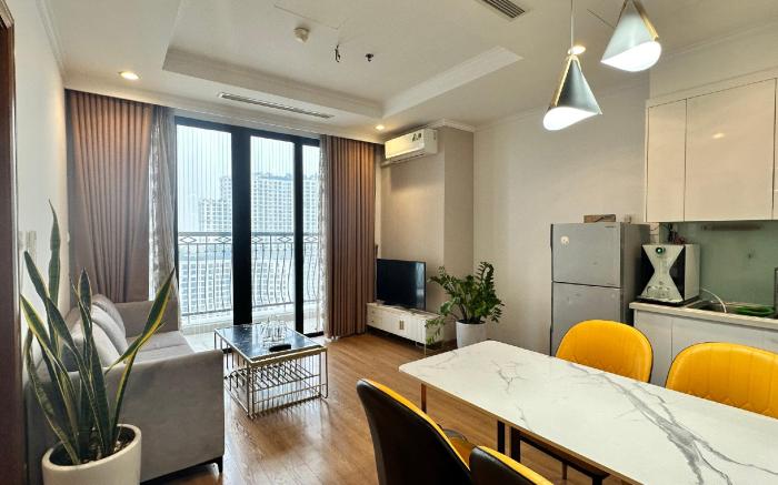 Luxe Paradise Lovely 2br in Vinhomes Royal city