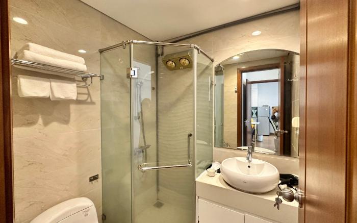 Luxe Paradise Lovely 2br in Vinhomes Royal city
