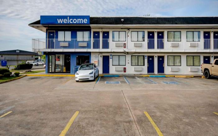 Motel 6 Port Allen, LA - Baton Rouge