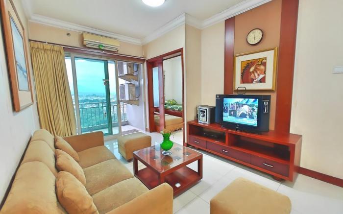 Large 3BR Cieumbuluit Apt Near PVJ & Ciwalk
