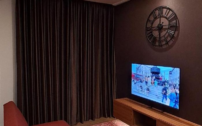 Gold Coast pik | 1 br |netflix | sofa bed |London