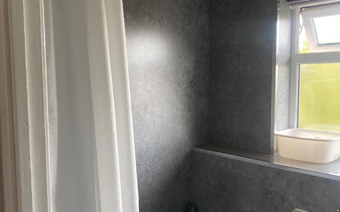 Room in a Renovated house in Bilston