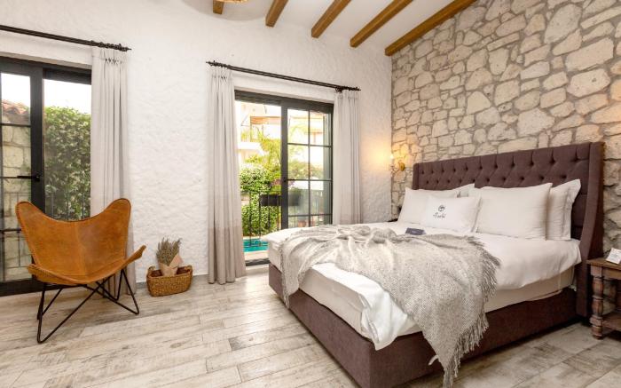 Alachi Hotel