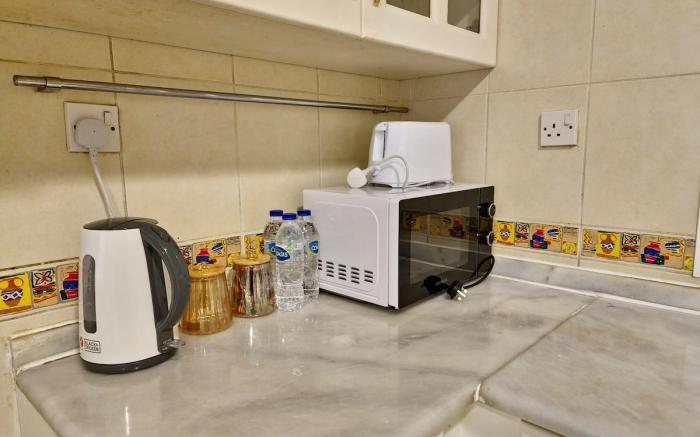 HARF22G01-02  Cozy 2BR Apt in AD