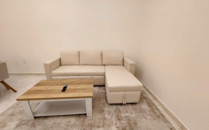 HARF22G02-02  stylish 2BR in AD