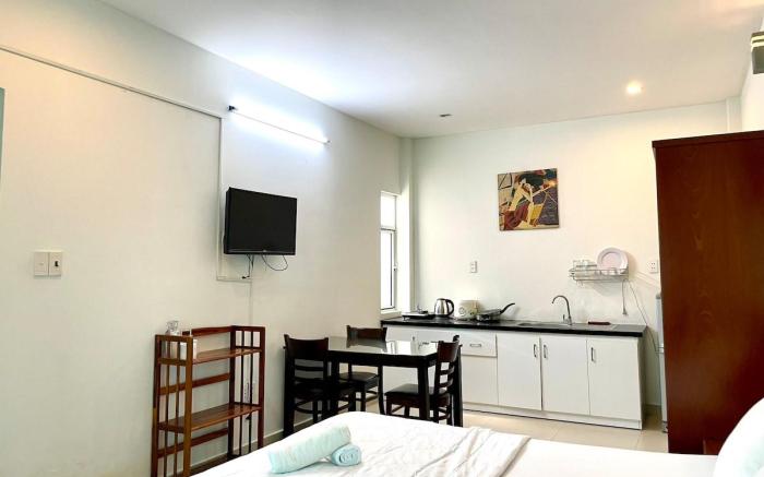 Comfortable and quiet apartment by the park-104