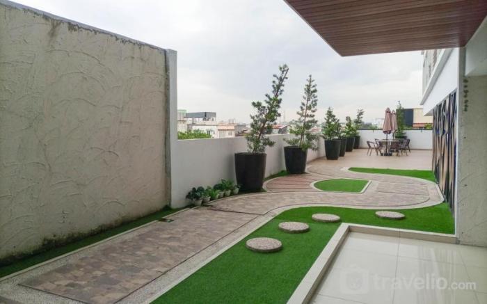 Best Deal Studio Apartment at De Prima By Travelio