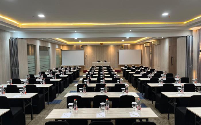 LYNN Hotel Tuban