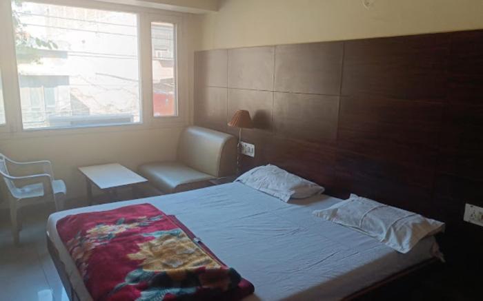 Goroomgo SAMRAT HOTEL LUDHIANA