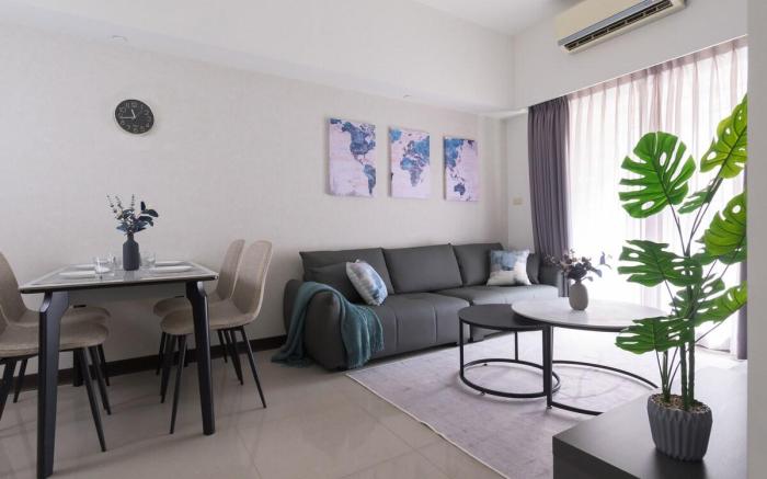 Taipei Main Modern Comfort 2B1b