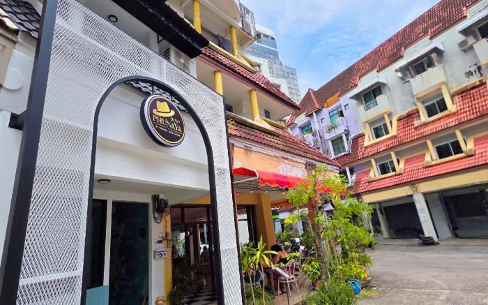 Phunaya Phuket Oldtown Hotel