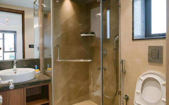 THE 37 , BOUTIQUE LUXURY ROOMS