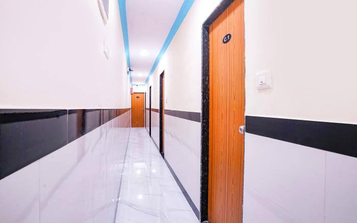 FabExpress Raj Palace – 1 km to Sakinaka Metro