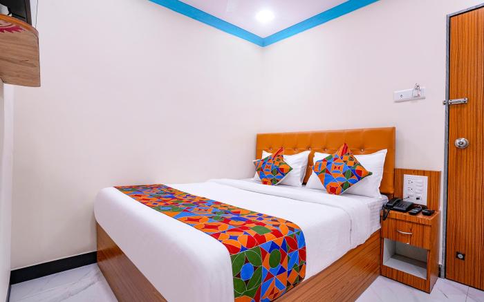 FabExpress Raj Palace – 1 km to Sakinaka Metro