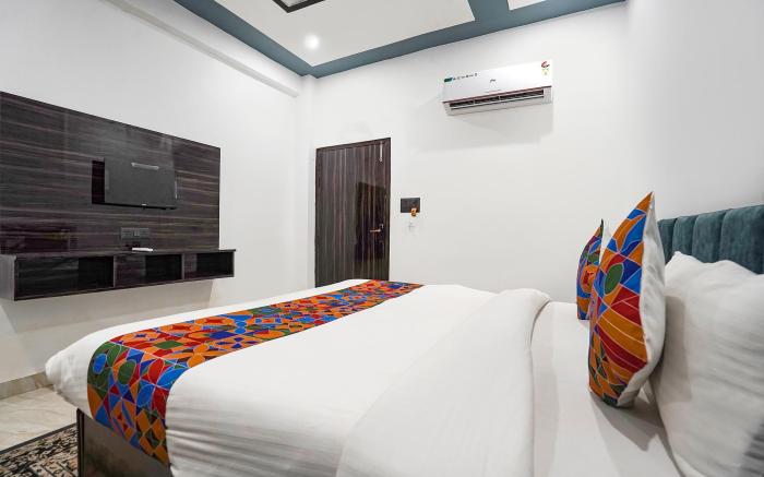 FabHotel The Oak Tree