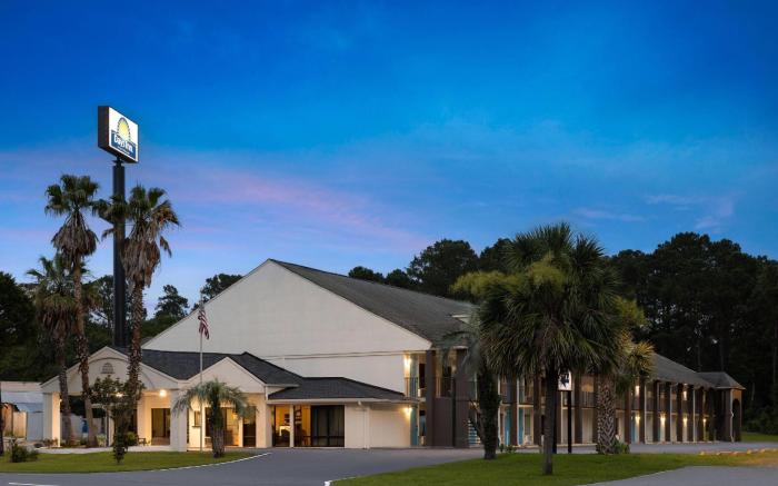 Days Inn by Wyndham Hardeeville Near Hilton Head