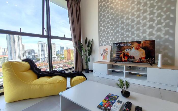 SoftGrey 2 Rooms Apartment, 4+2 Pax @ Urban Suites