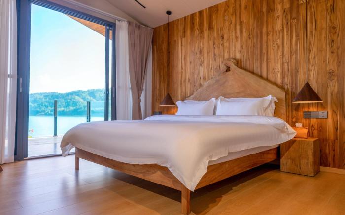 湖景泡池两房一厅