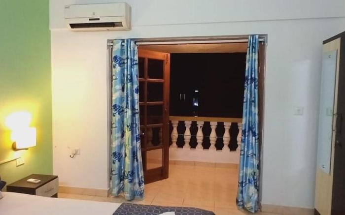 1BHK-10 Pool View/AC/WiFi/Backup/Nr Candolim Beach