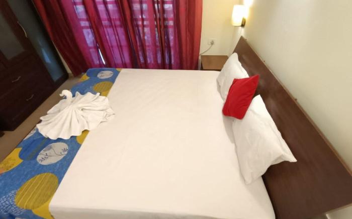 Lovely 1BHK-9 Near Candolim Beach Wi-Fi/AC/POOL