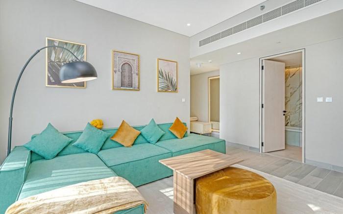 Savis Home -Radiant Dubai Ain & Marina View