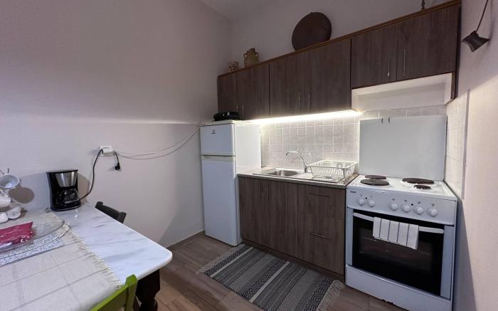 Genari Beach Apartments- Sea View Apartment