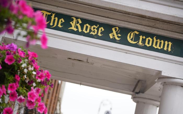 Uno Hotel Rose and Crown Tonbridge