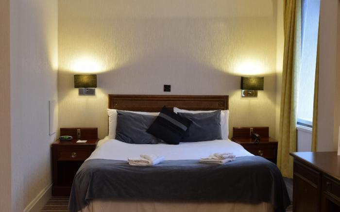 Uno Hotel Rose and Crown Tonbridge