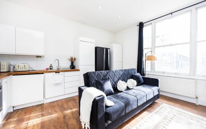 Modern Apartment Retreat in West London