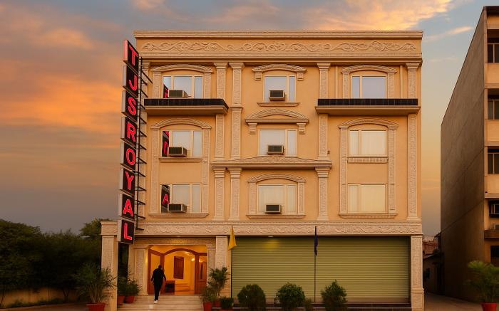 Hotel TJS Royale 