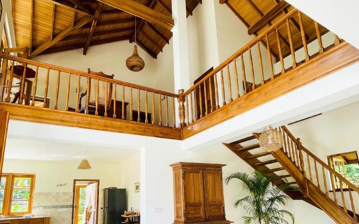 Luxury French "Cannelle  lake villa"